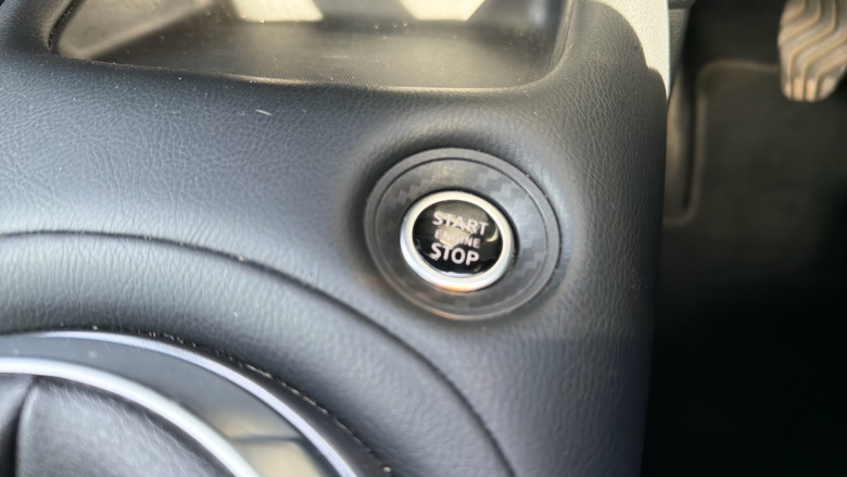 Nissan Juke 1.0 DiG-T 114 N-Connecta 5dr Petrol Hatchback